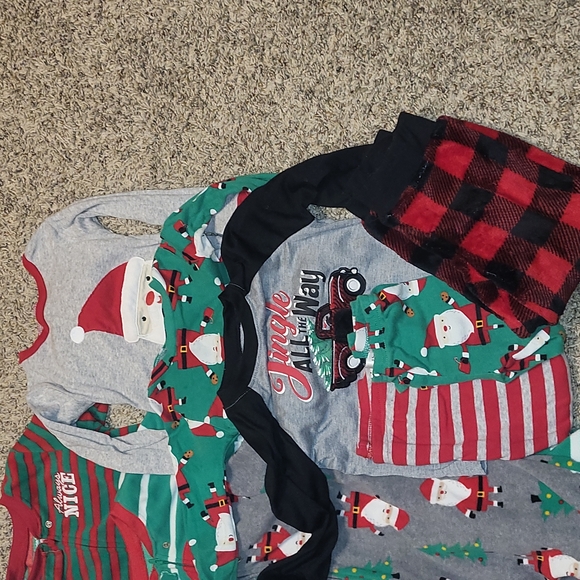 Large 24 mo/2T Christmas Bundle - Picture 5 of 8